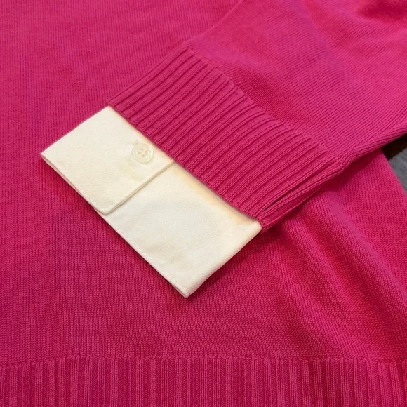Issac Mizrahi Women's Layered Pink V-Neck Sweater with White Collar Small - Picture 5 of 9